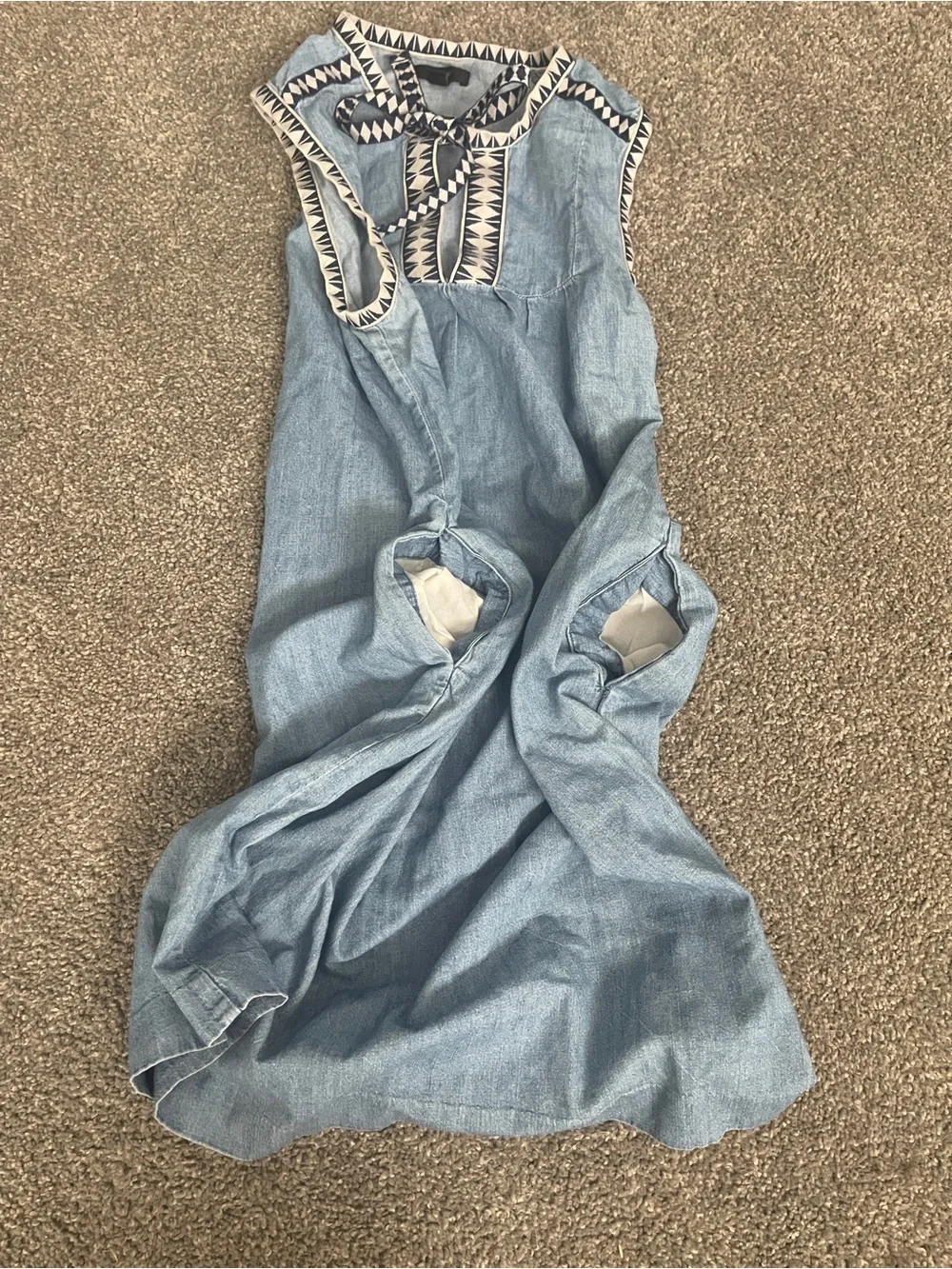 J.Crew Chambray Shift Dress 100% cotton Blue Embroidered Trim Sleeveless Size 6